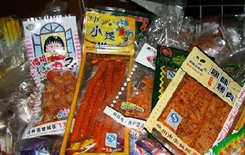 辣条黑作坊无证生产打游击 四年换三个地方_健康_新浪育儿_新浪网